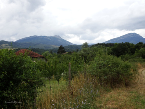 A view of the mountains across from the Belogradchik rocks