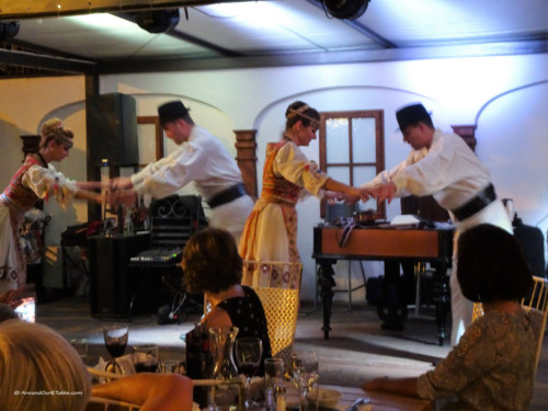 Entertainment in the Hanu lui Manuc courtyard