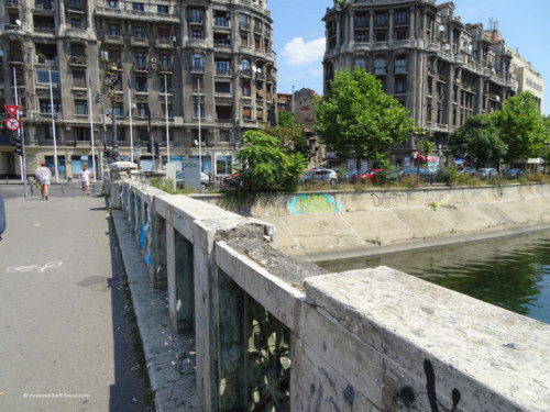 Crumbling facades in the upscale areas