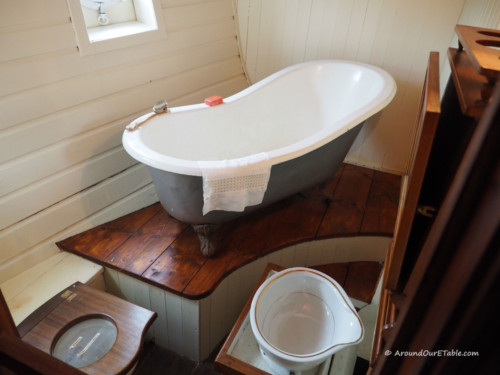 Captain's bathroom in Glenlee